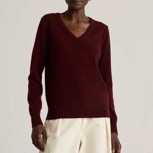 Quince Mongolian Cashmere V-Neck Knit Sweater in Burgundy
